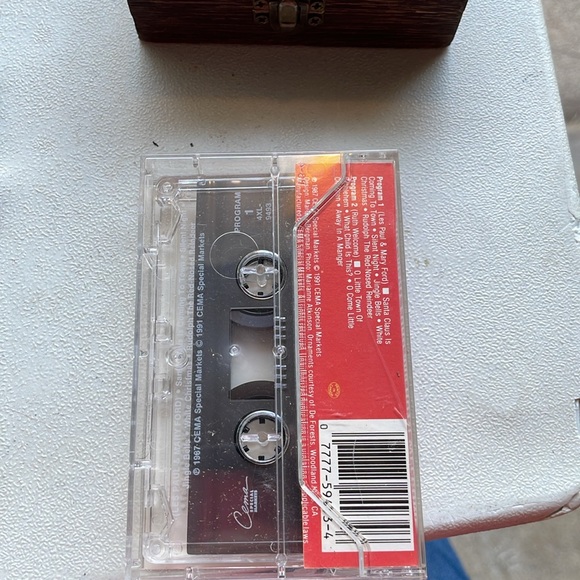 Christmas with Les Paul/Mary Ford and Ruth Welcome cassette - Picture 2 of 2